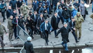 Побег с митинга: Порошенко сбежал от избирателей в Житомире