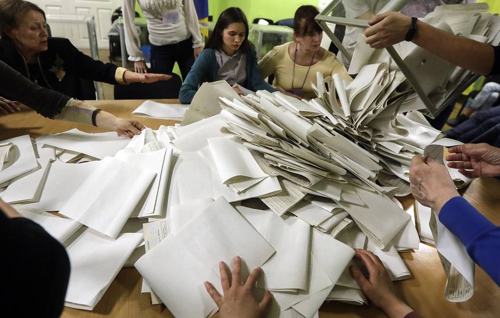 ЦИК Украины подвел официальные итоги первого тура президентских выборов