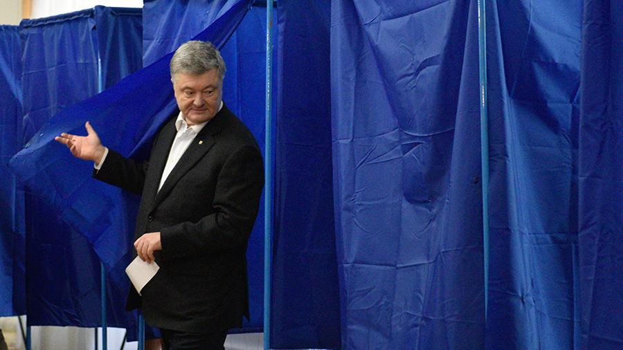 СМИ рассказали о планах Порошенко незаметно сбежать с Украины
