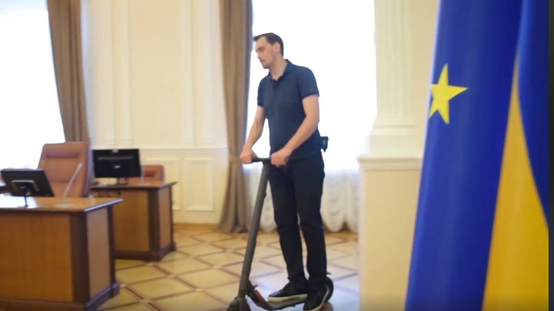 «Это какой-то трэш»: Гончарук решил за пару лет разобраться с символом украинской коррупции