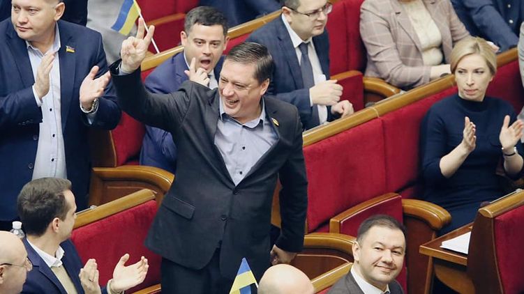 Депутат Рады, ранее судимый за изнасилование, исключен из партии СН