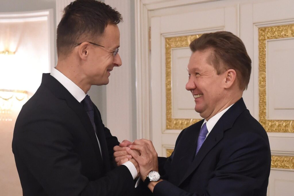 Глава МИД Венгрии Петер Сийярто и глава "Газпрома" Алексей Миллер