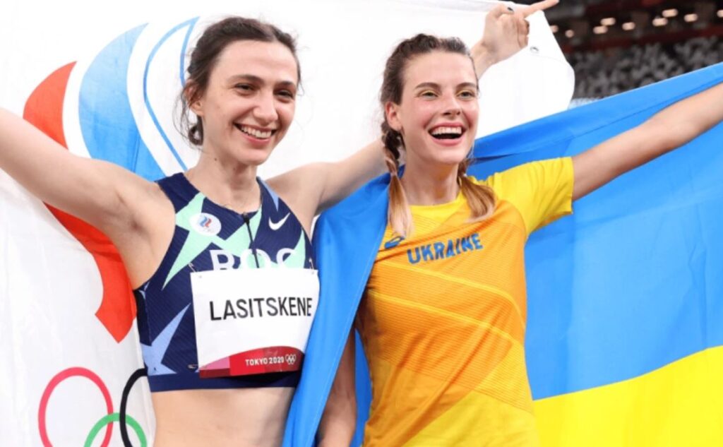 Российская легкоатлетка Мария Ласицкене и украинка Ярослава Магучих